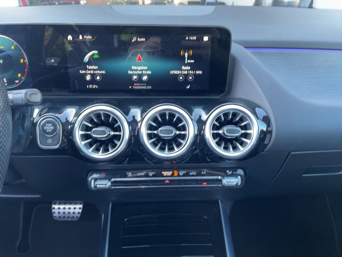 Fahrzeugabbildung Mercedes-Benz GLA 200 d 4M AMG/Night/Pano/360°/LED