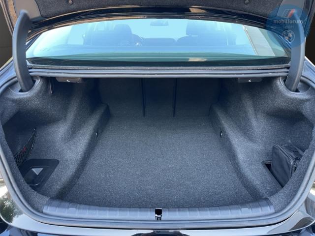 BMW 520 d Lim. StandHZG AHK HUD HiFi ACC Kamera DAB+