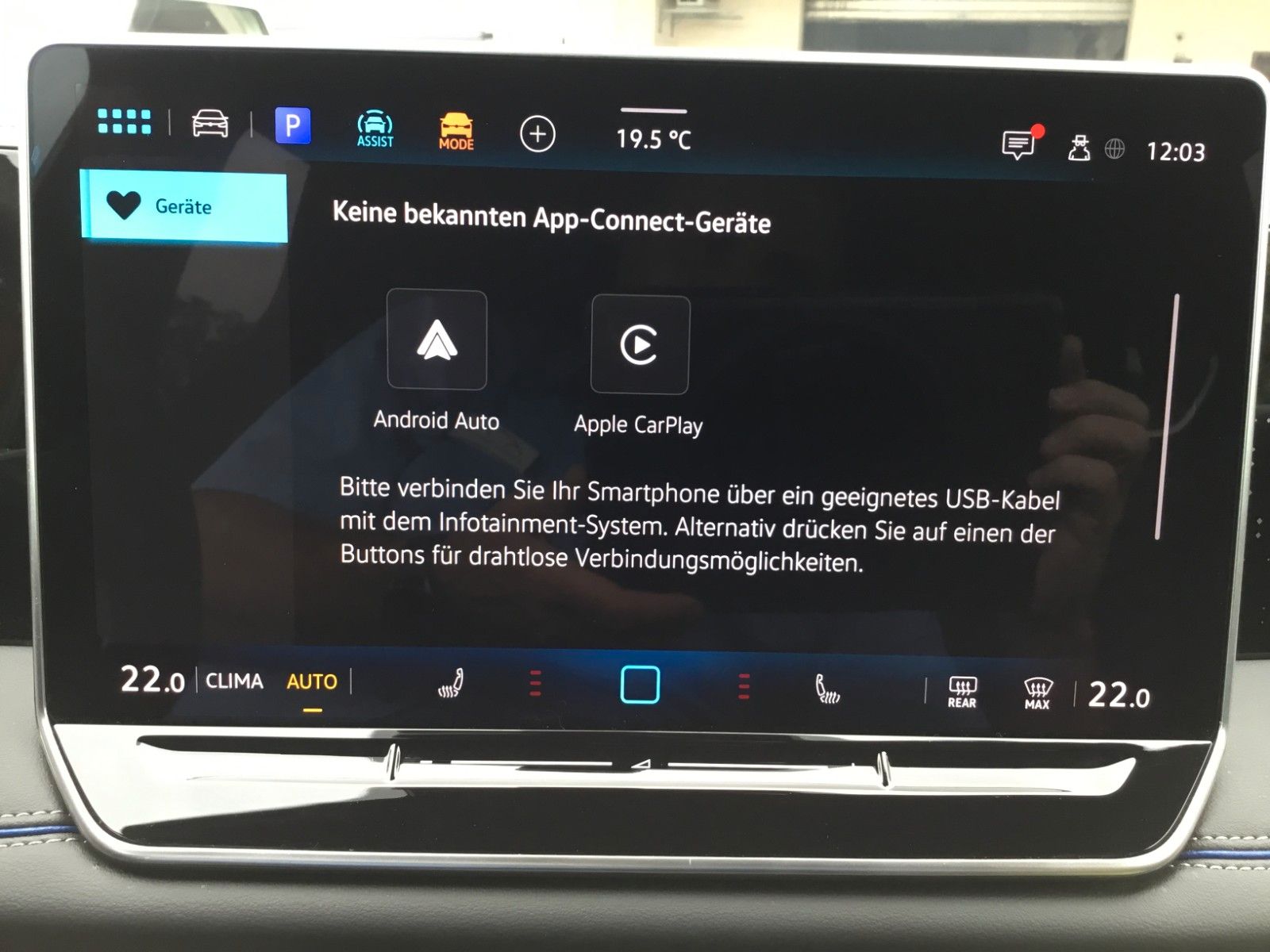 Fahrzeugabbildung Volkswagen Tiguan 2.0 TDI DSG 4M R-Line+AHK+20"+Pano