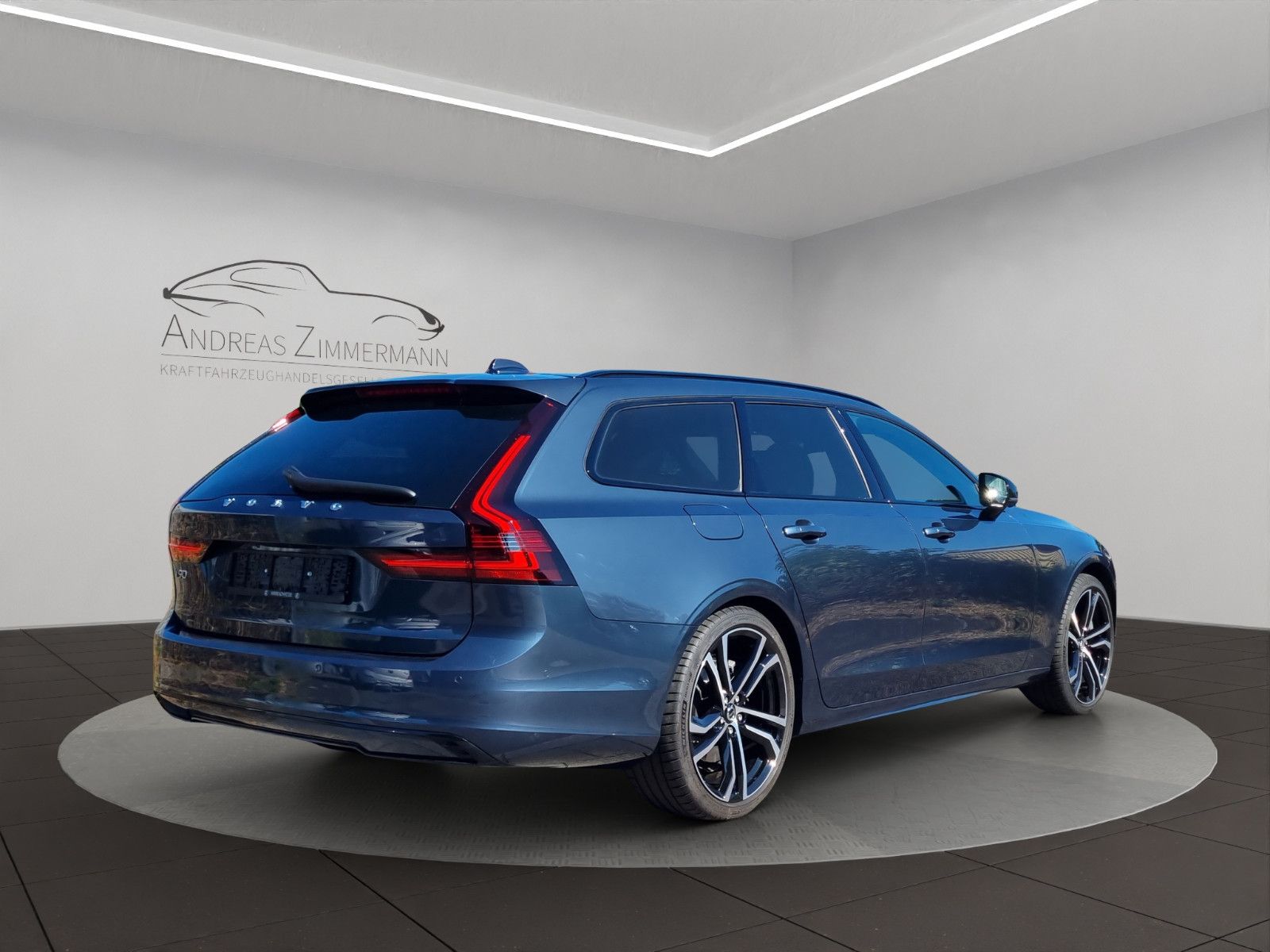 Volvo V90 B6 R-Design AWD XENIUM/PANO/WINTER PRO/4C/BW foto 5