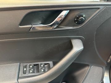 Skoda Rapid*KLIMAAUTO*SZHZ*CARPLAY*NAVI*TEMPO*TÜV0927