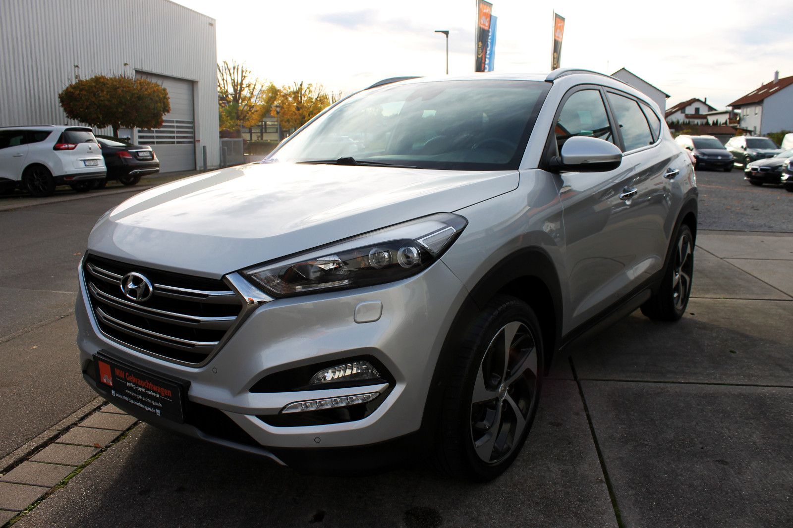Fahrzeugabbildung Hyundai Tucson 1.6 Turbo Premium 4WD LED SHZ AHK KAM BT