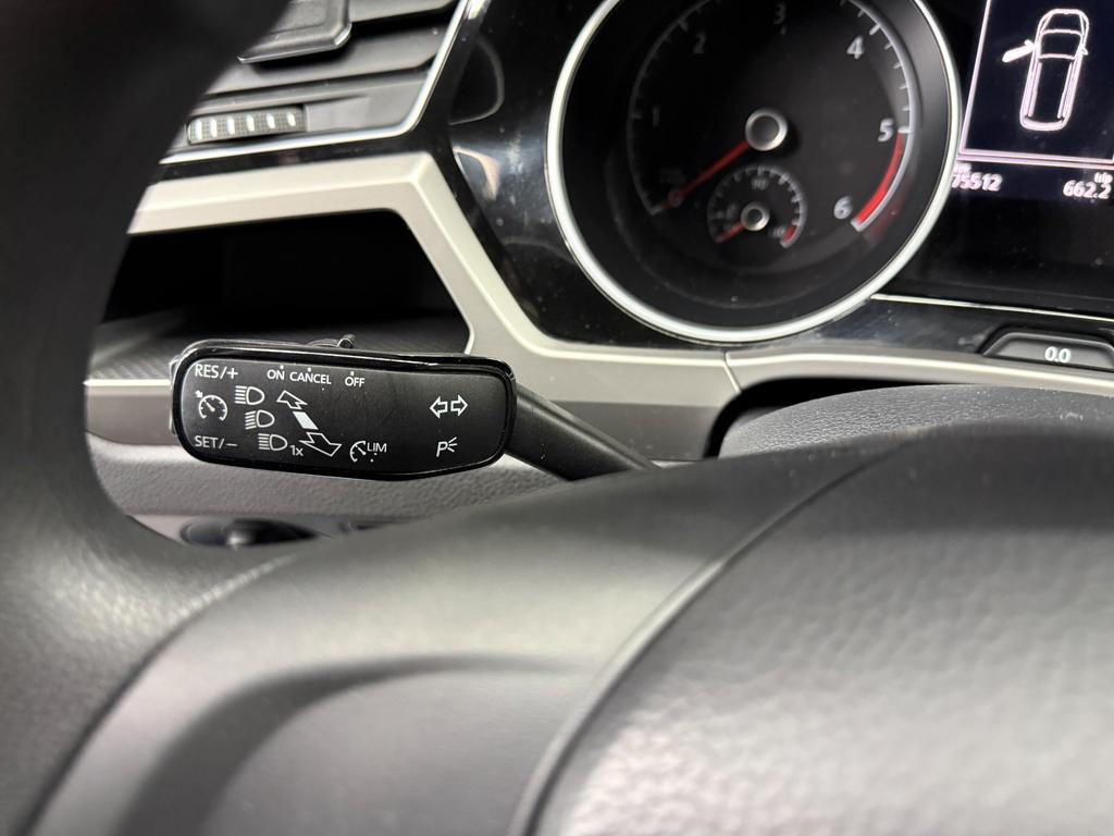 Volkswagen Touran 1.6 TDI DSG, Foto 24 von 50