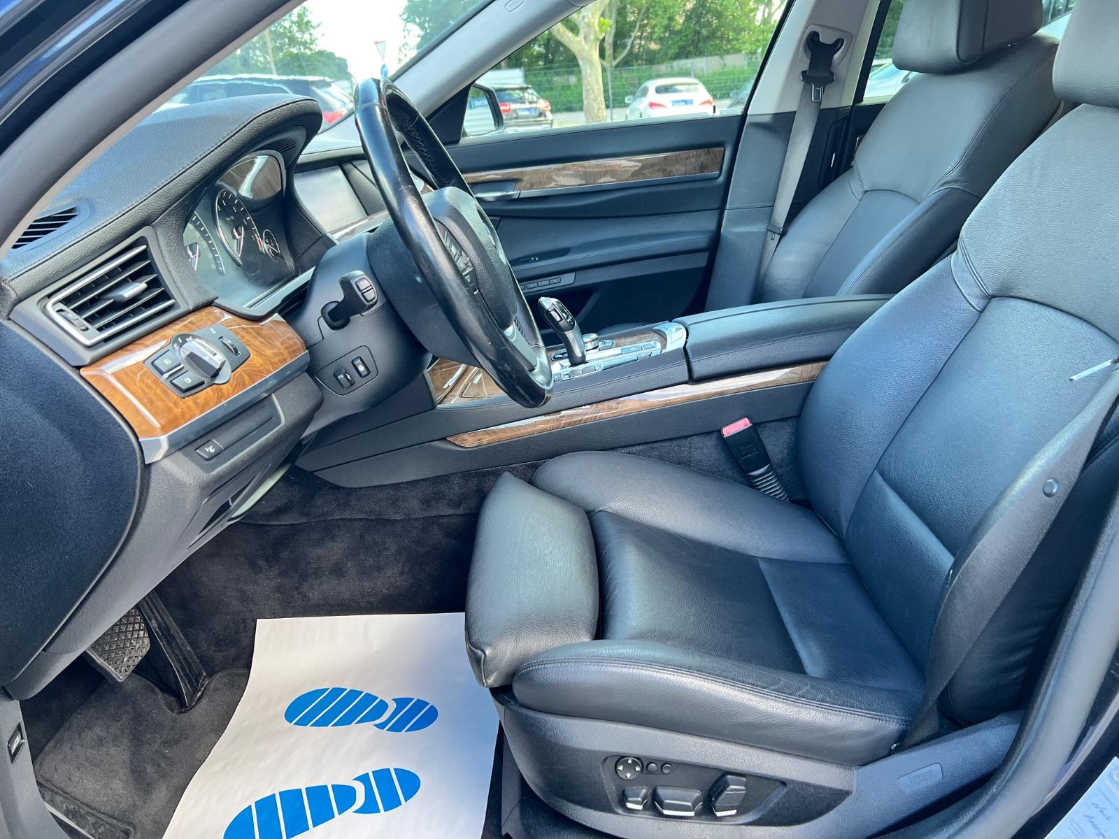 BMW  740I - 326 CV - BVA - HAYON ÉLECTRIQUE