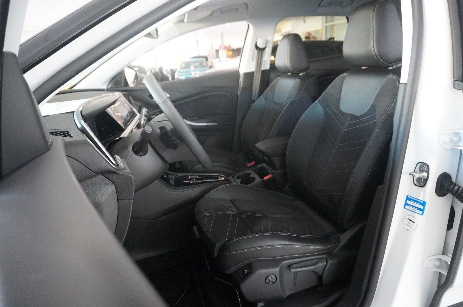 Fahrzeugabbildung Opel Grandland (X) 1.2T GS SPORT NAVI/LED/KAMERA/VIRT