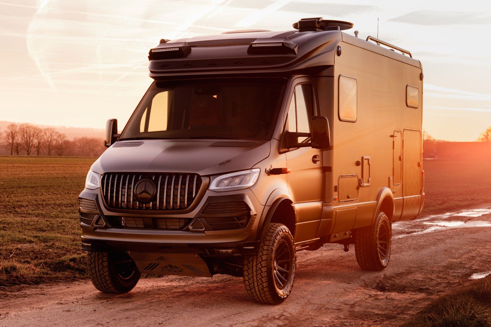 Fahrzeugabbildung HYMER / ERIBA / HYMERCAR ML - T 580 4x4² RSX - SANSIBAR® LTD. PTS PANTONE