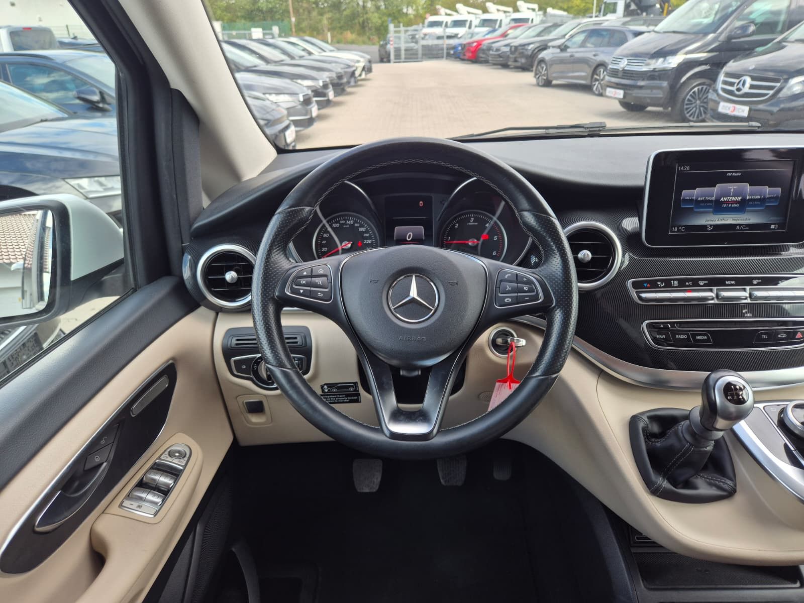 Fahrzeugabbildung Mercedes-Benz V 200 MARCO POLO Ahk*Navi*Küche*StanH.*Solar