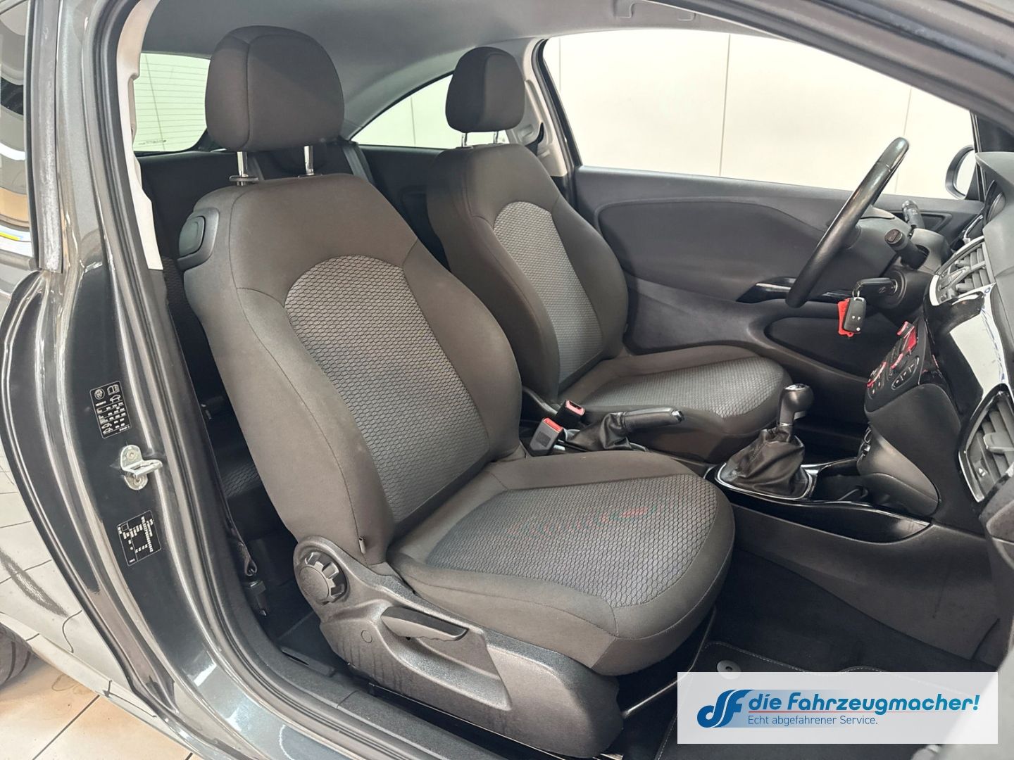 Fahrzeugabbildung Opel Corsa E Active SHZ LenkradHZG Temp PDC Berganfah