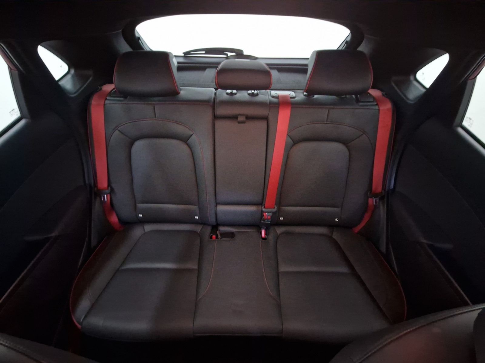 HYUNDAI Kona KONA 1.6 T-GDI Unique Plus 2WD Automatik – Bild 13