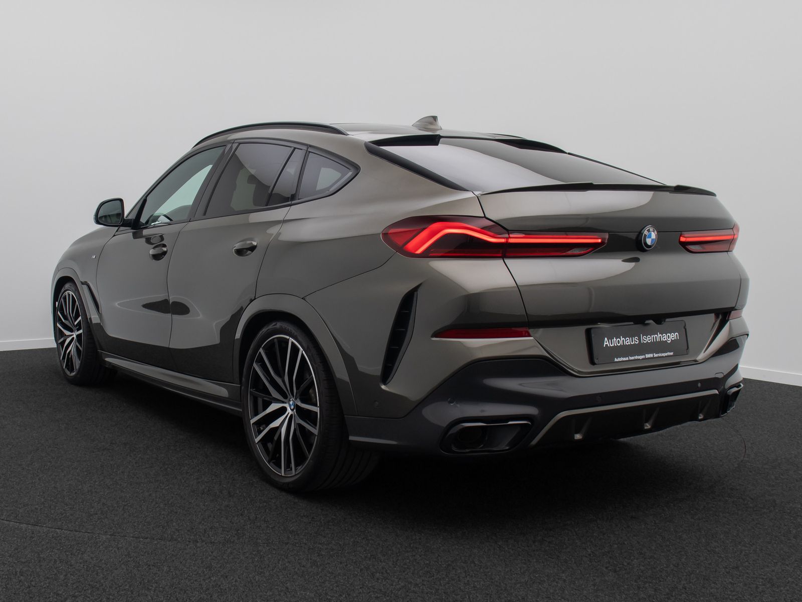 Fahrzeugabbildung BMW X6 xD40i M Sport 360°DAB Panorama Individual 22"