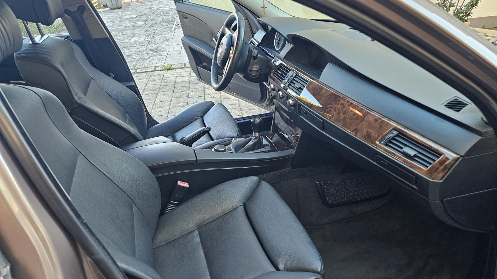 BMW 530i(E60) Top gepflegt Vollausstattung 127.000km