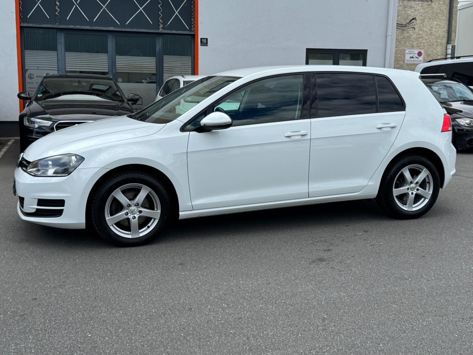Volkswagen Golf VII Lim. Trendline BMT*Automatik*2.Hand*SG*