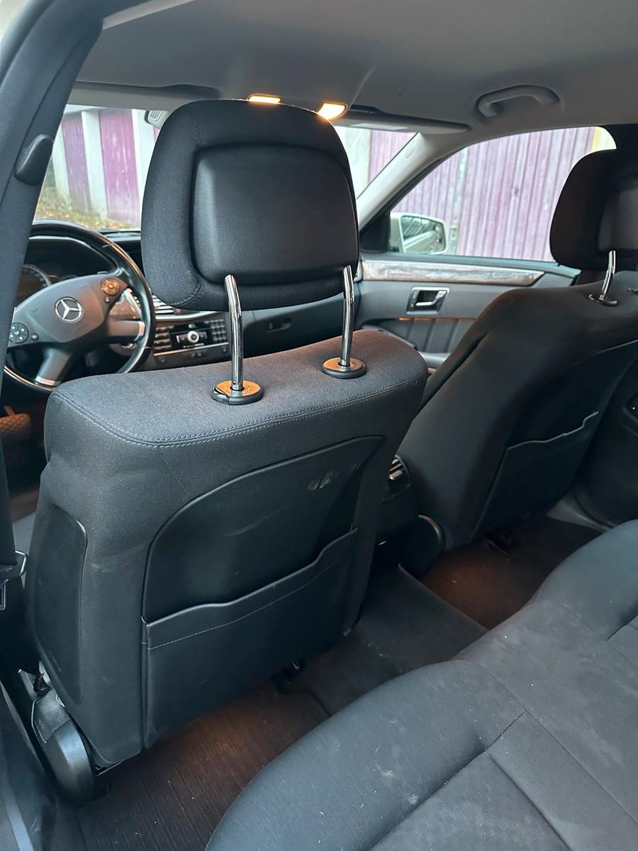 Mercedes-Benz E350 2011 — photo 13