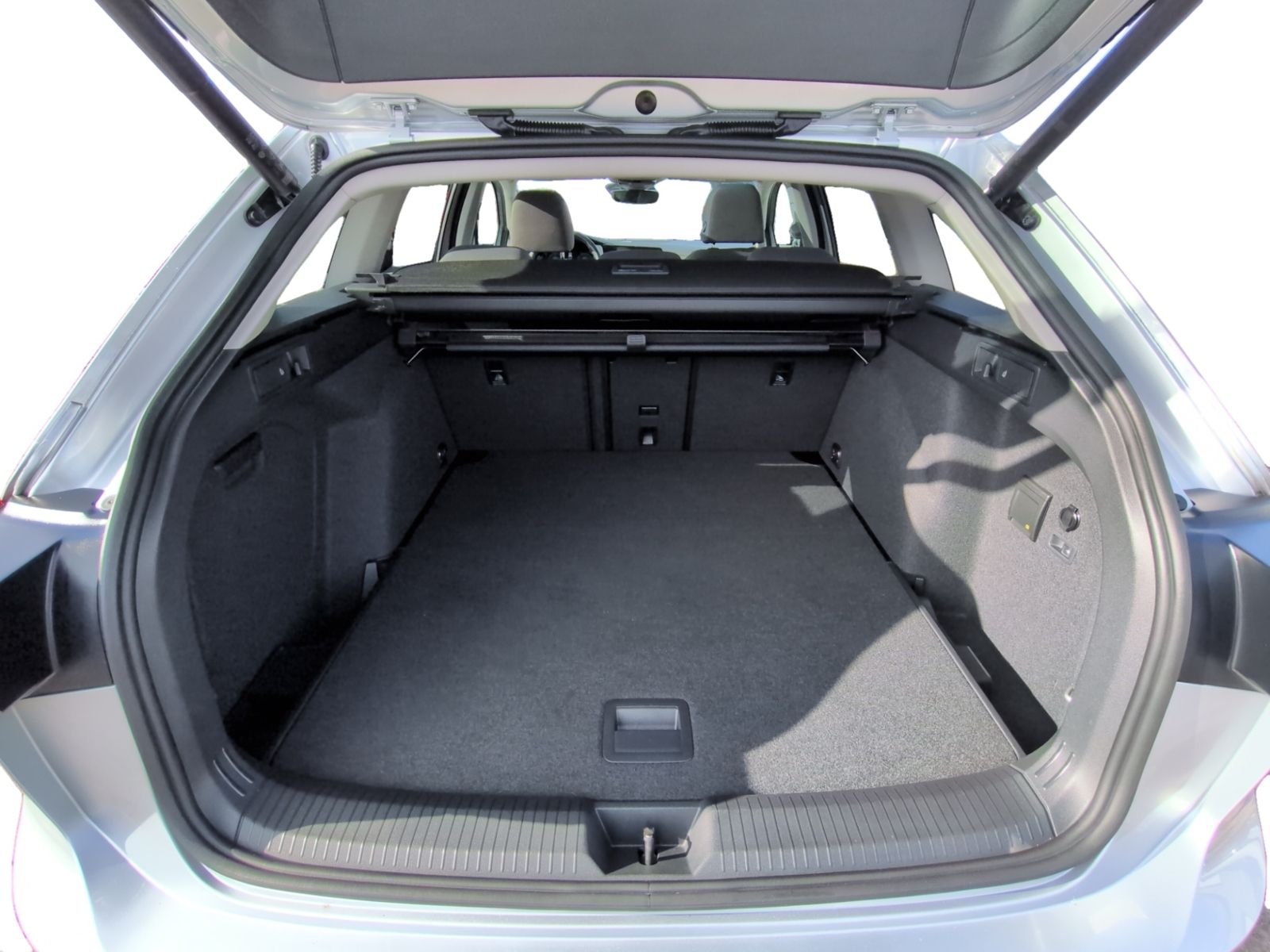 Golf VIII Alltrack 2.0 TDI DSG KAMERA+PANO+STHZ