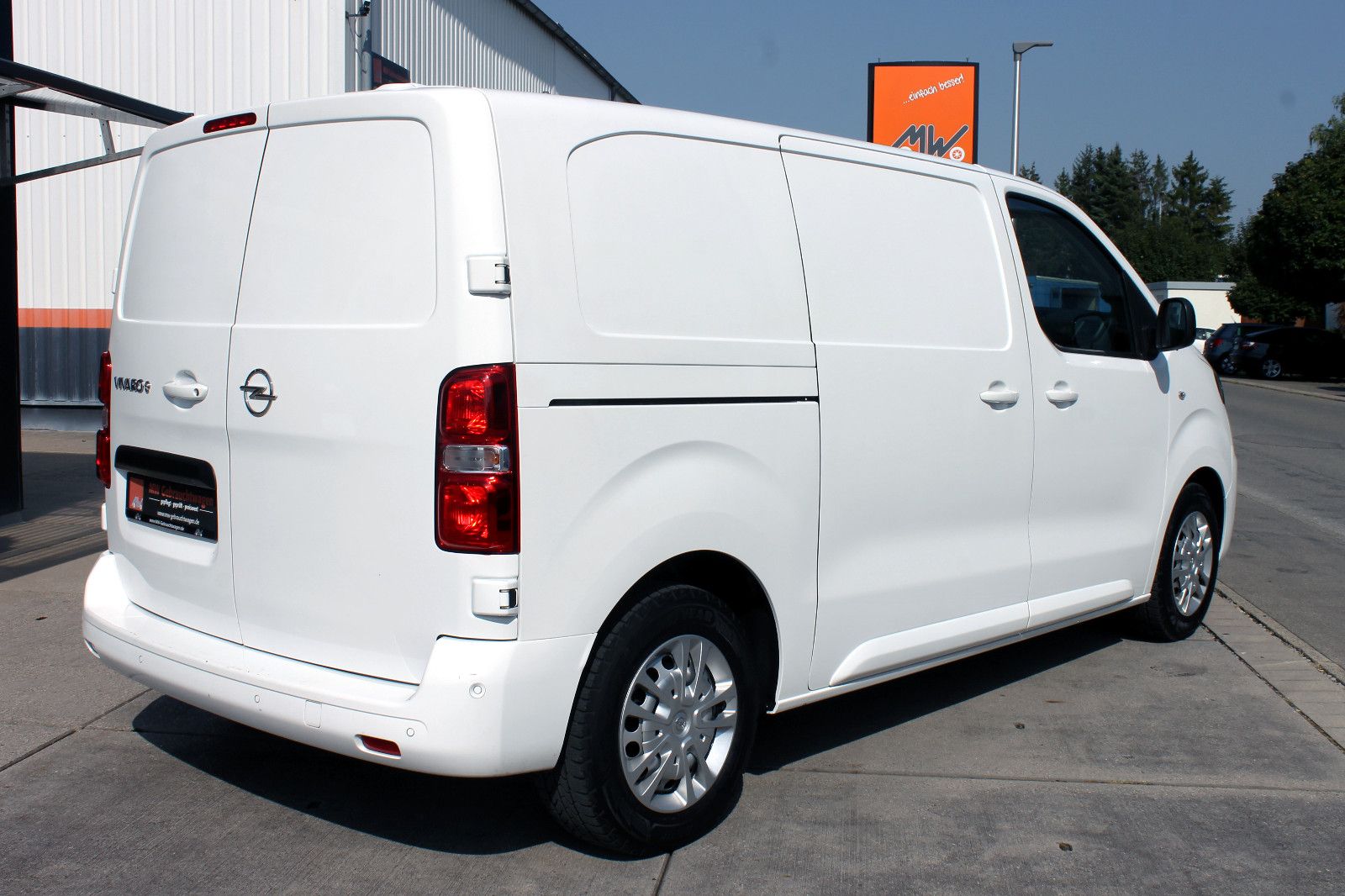 Fahrzeugabbildung Opel Vivaro-e Kasten M 75kWh Elegance 360° PDC TEMP