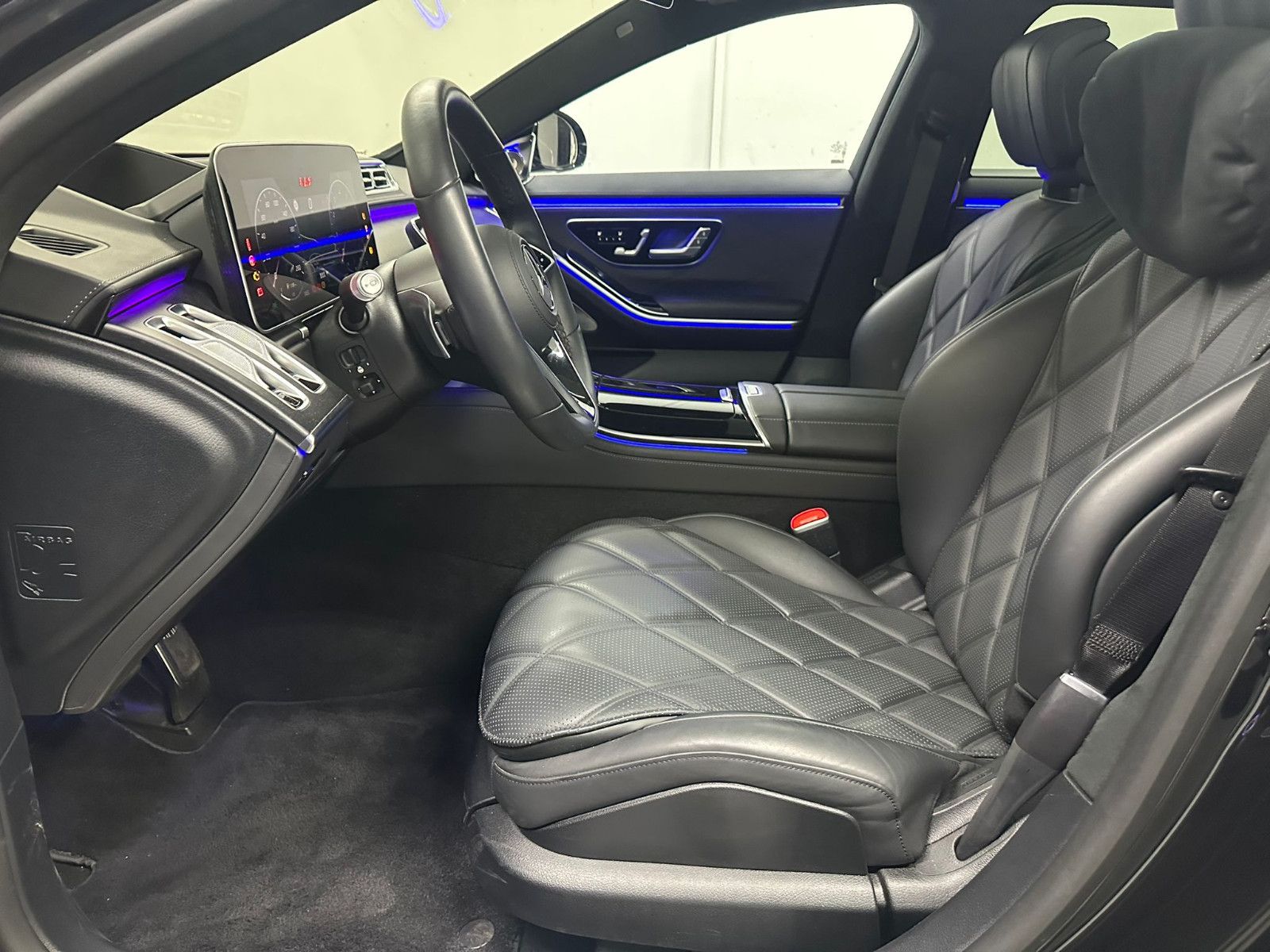 Fahrzeugabbildung Mercedes-Benz S 680 Maybach 4 matic *PANO*BURMESTER 4D*