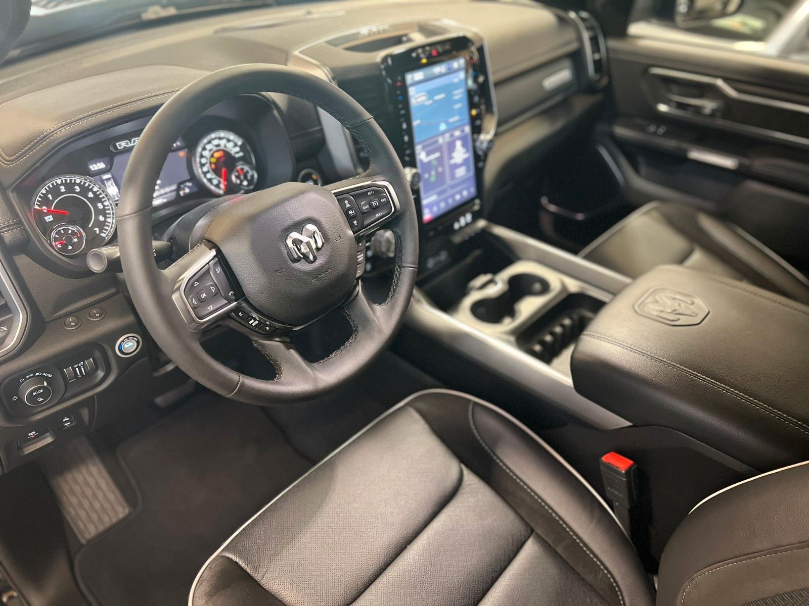 Fahrzeugabbildung Dodge RAM 1500 Laramie Sport MY25.LPG-Hard Top-BBS-NAP