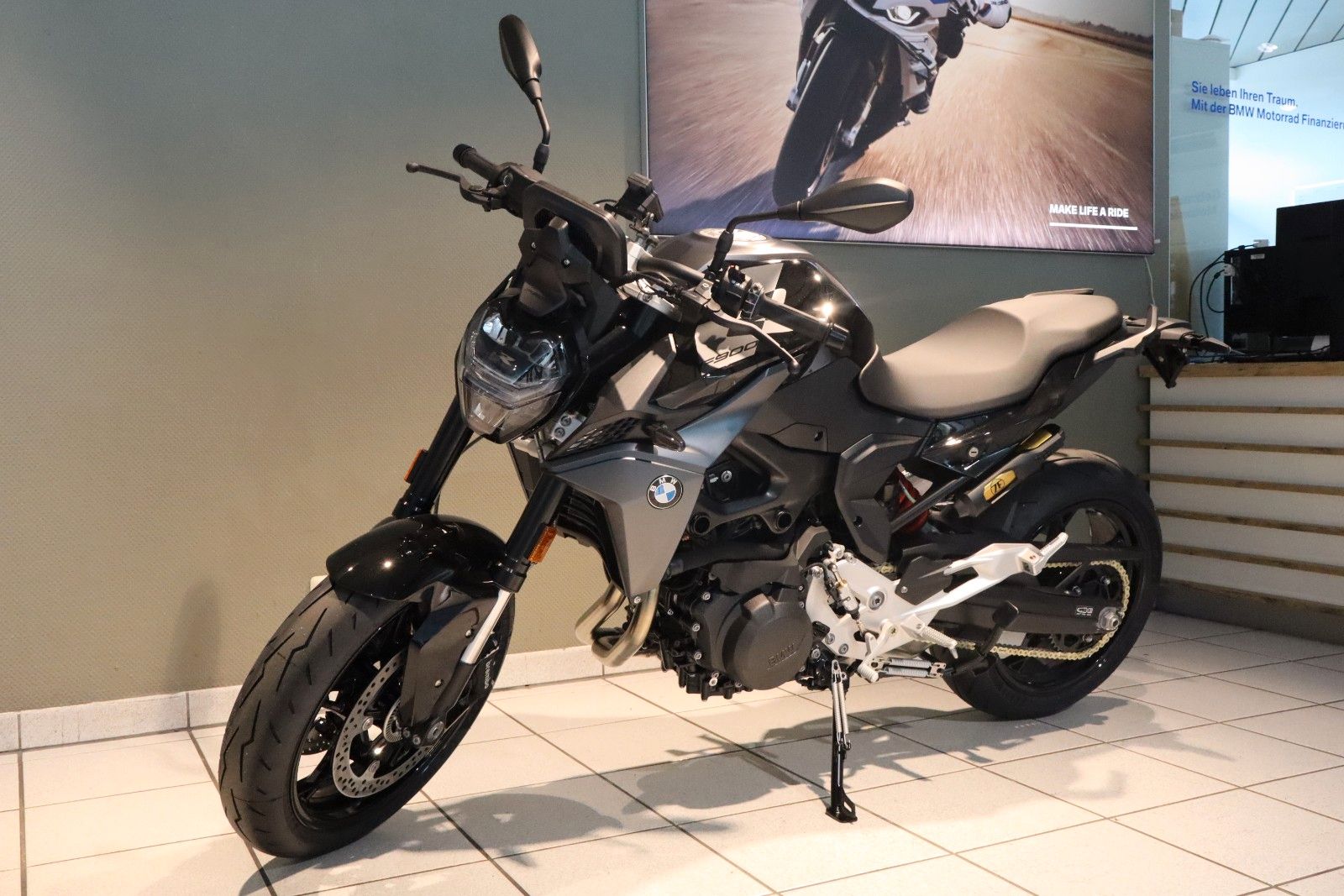 Fahrzeugabbildung BMW F 900 R A2