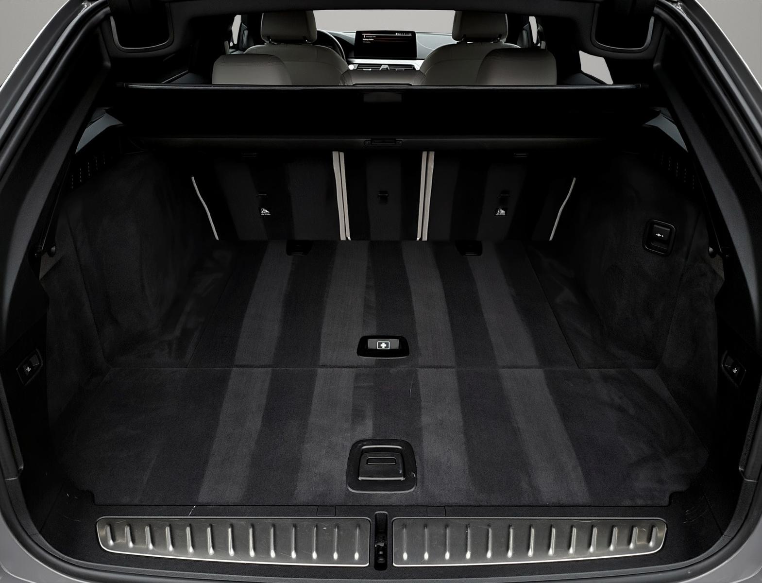 BMW 520 d Tour. M Sport LASER|HUD|H&K|R-KAM|KEYLESS