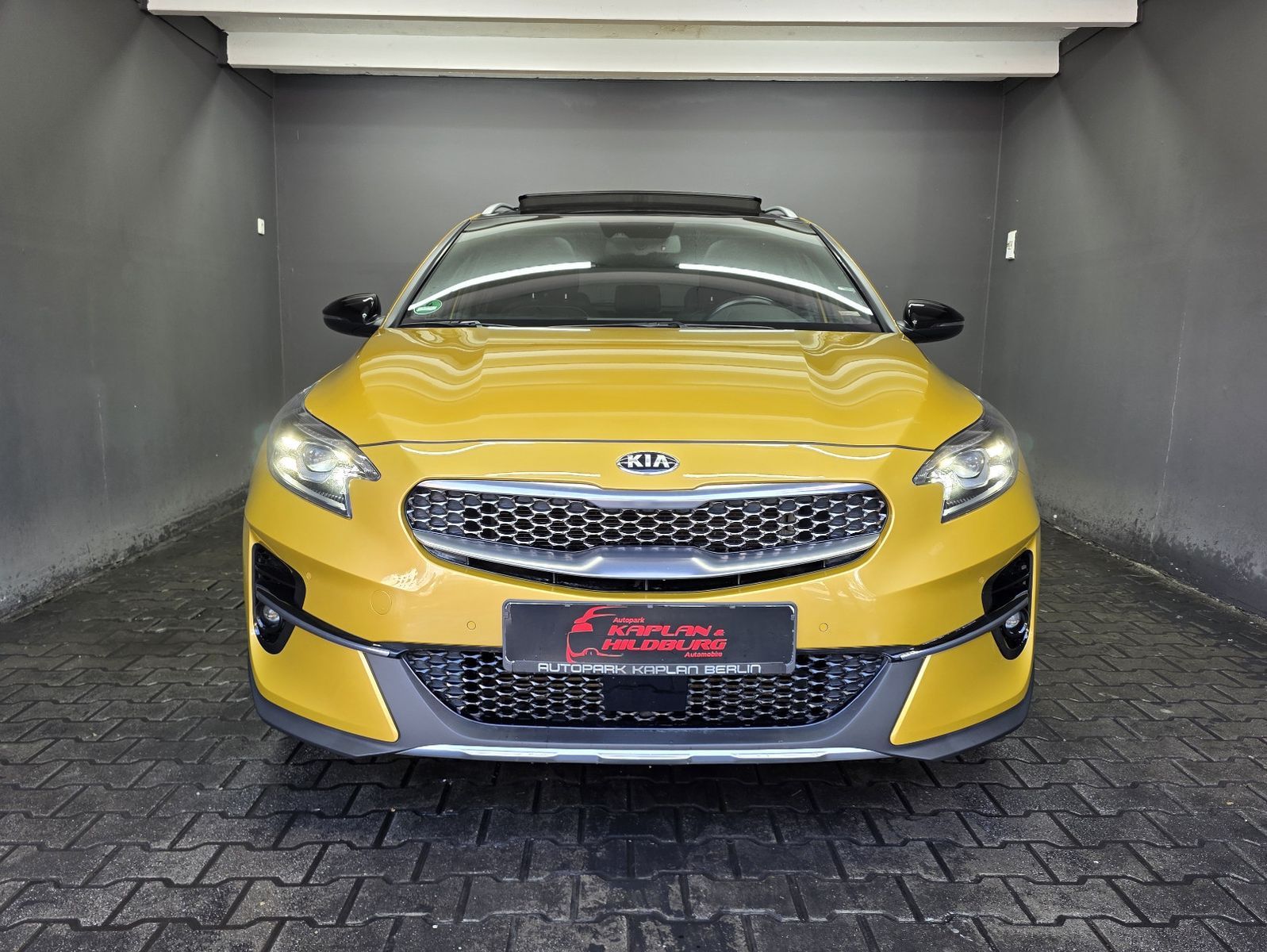 Kia XCeed LAUNCH EDITION, PANO, AUTOM, ACC, R-KAM imagem 2
