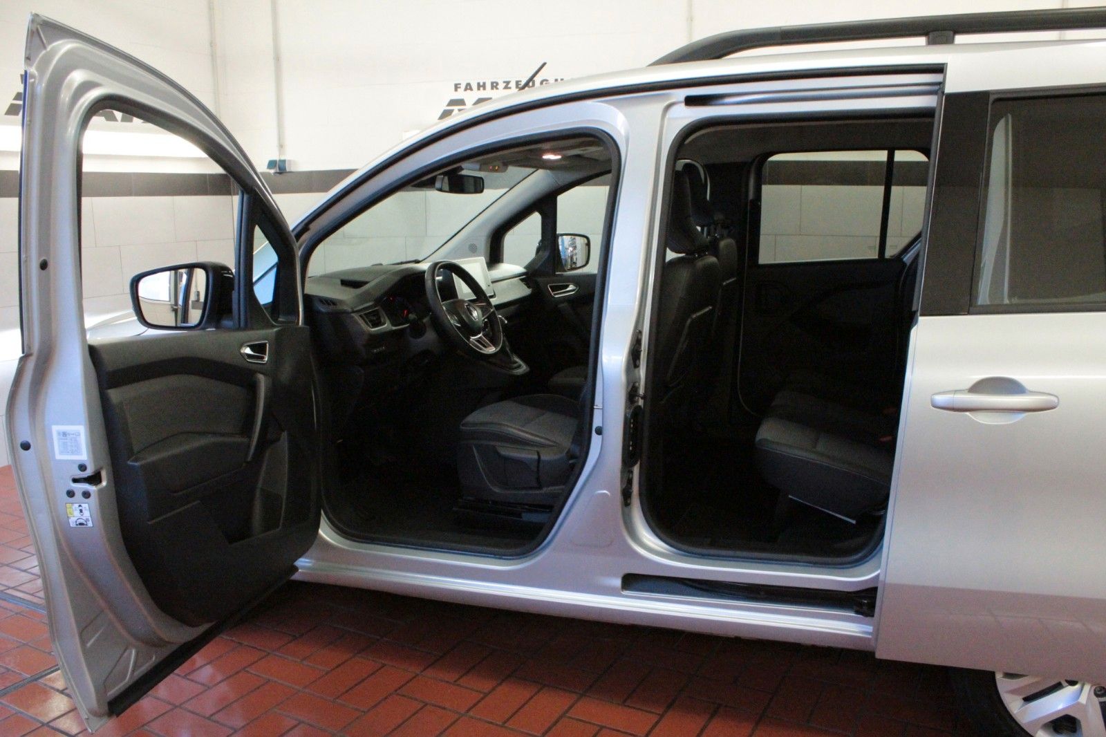 Fahrzeugabbildung Renault Kangoo Tce 130 EDC Techno*Sitzhzg*