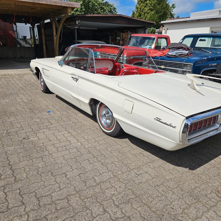 Ford Thunderbird