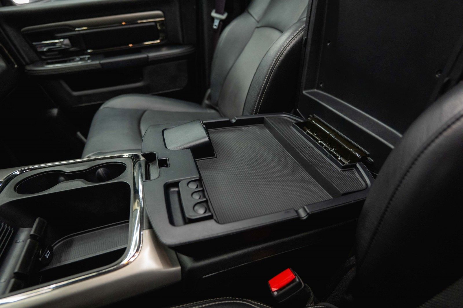 Fahrzeugabbildung Dodge RAM 5.7 V8 HEMI 4x4 Sport OFFROAD NightPaket 19%