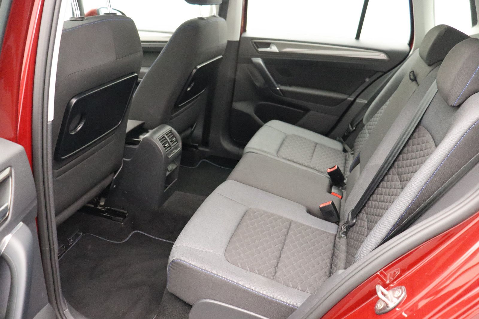 Fahrzeugabbildung Volkswagen Golf Sportsvan VII Join ACC Navi Standheizung