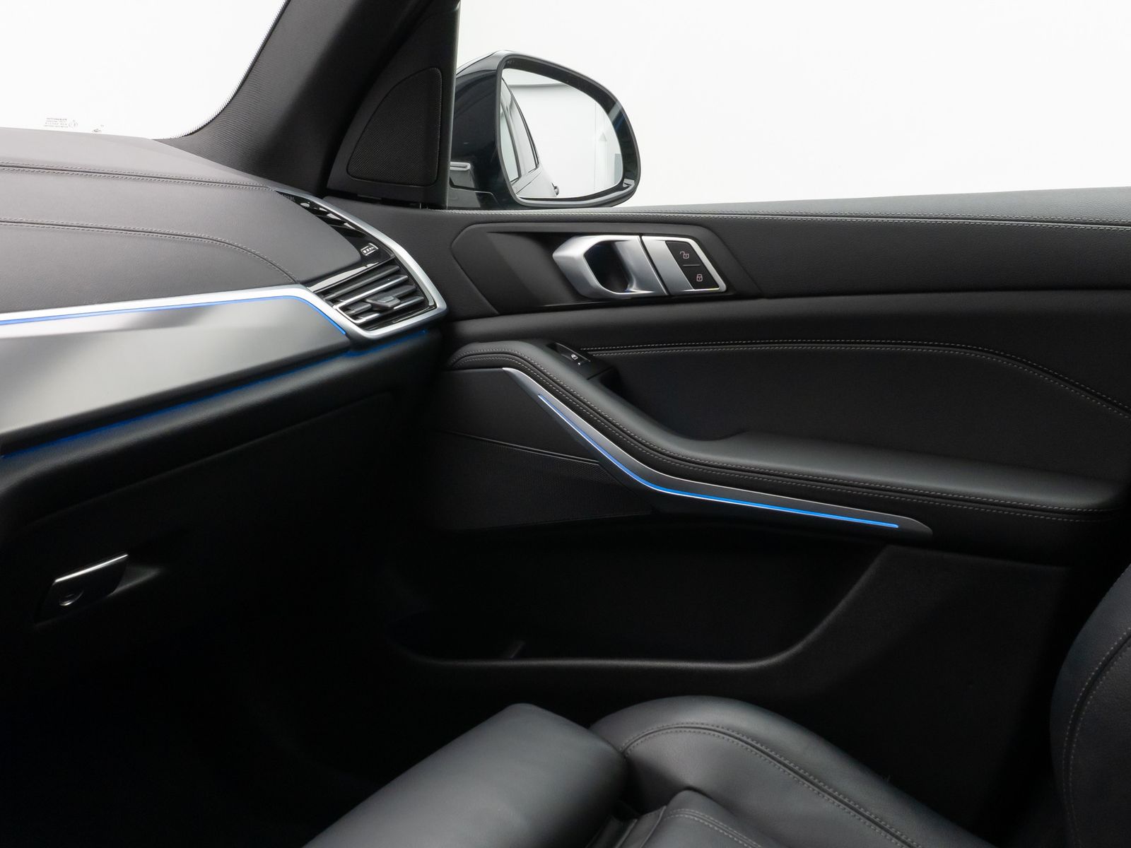 Fahrzeugabbildung BMW X5 xD45e M Sport Laser 360° HUD DAB HiFi 22Zoll