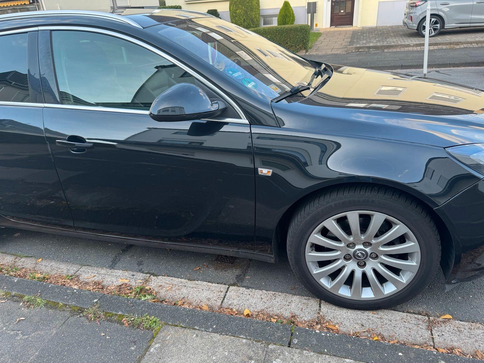 Opel Insignia 2010 — interior