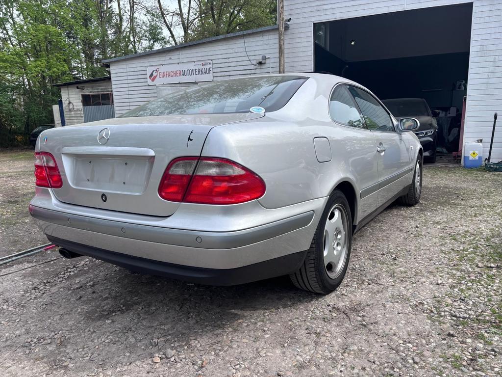 Mercedes-Benz CLK 320