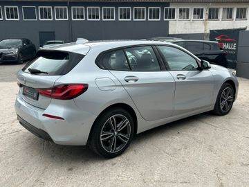 Fahrzeugabbildung BMW 118i Sport Line Kamera Navi SHZ LED GRA FSP