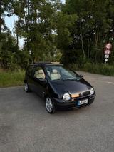 Renault Twingo C06 Initiale - Renault Twingo: Initial