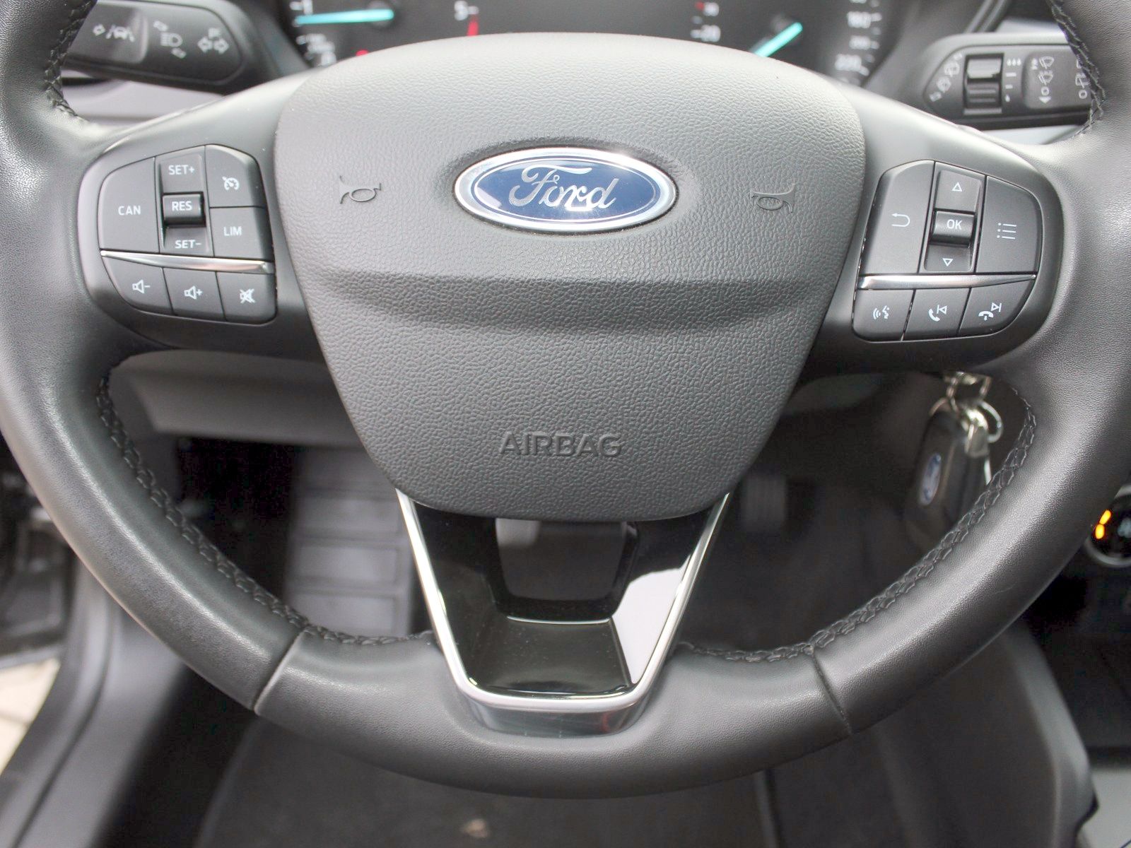 Fahrzeugabbildung Ford Focus Cool & Connect 1,5 EcoBlue