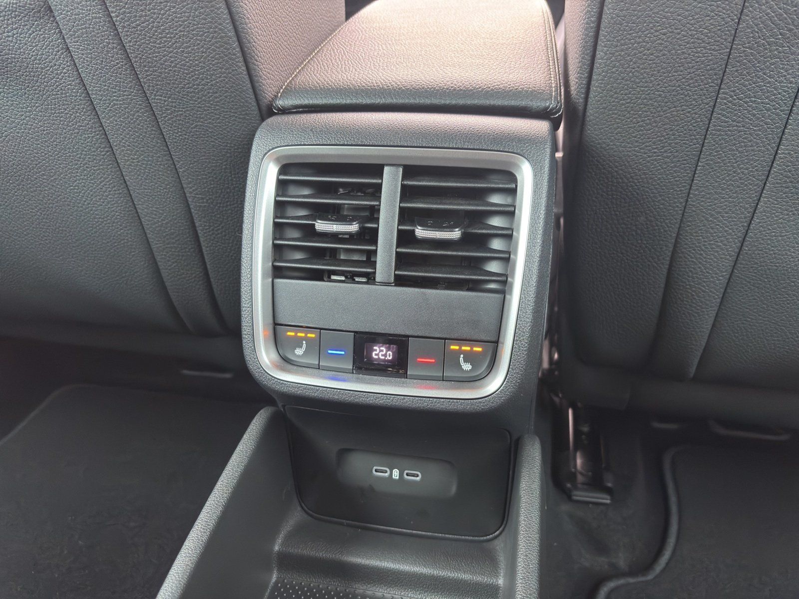 Fahrzeugabbildung SKODA Octavia Combi Selection 1,5 TSI mHEV 110 kW DSG