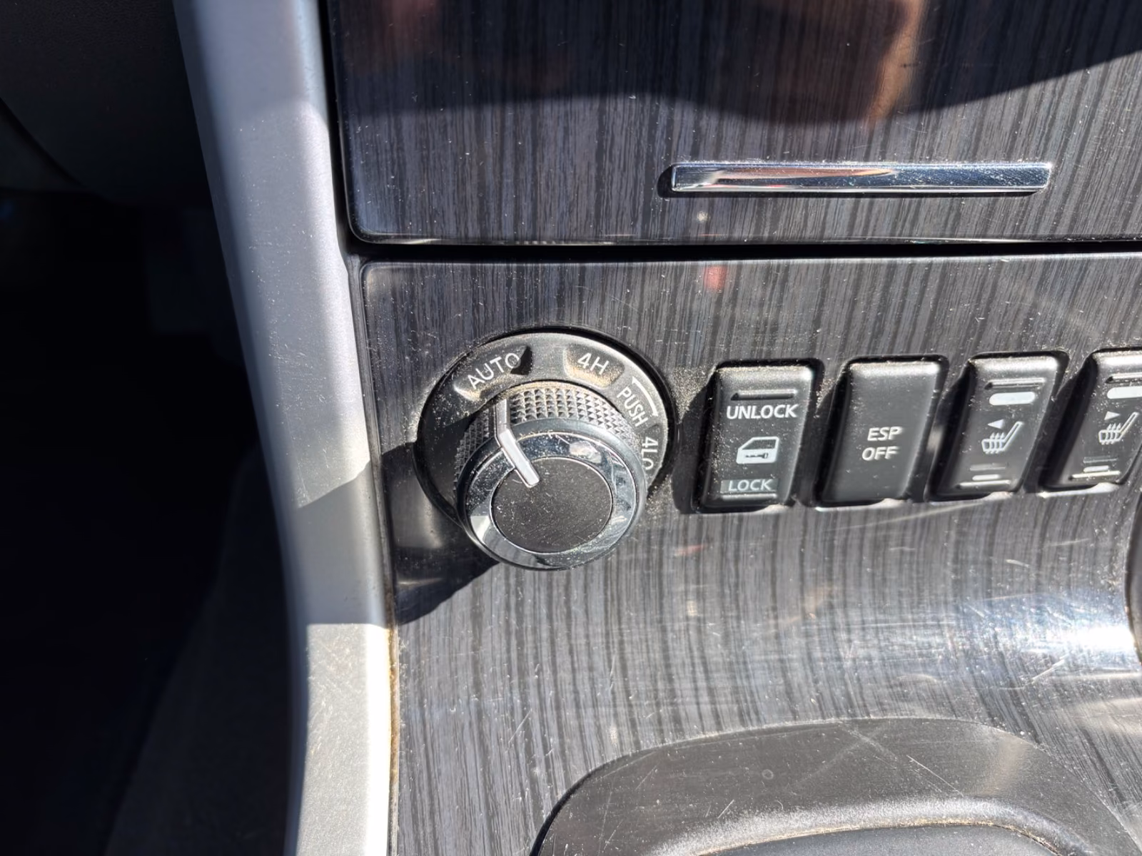 Nissan Pathfinder 3.0 dCi LE | 231 ch | BVA | 7 places | Bose | Toit ouvrant | Cuir chauffant à mémoire | Attelage amovible
