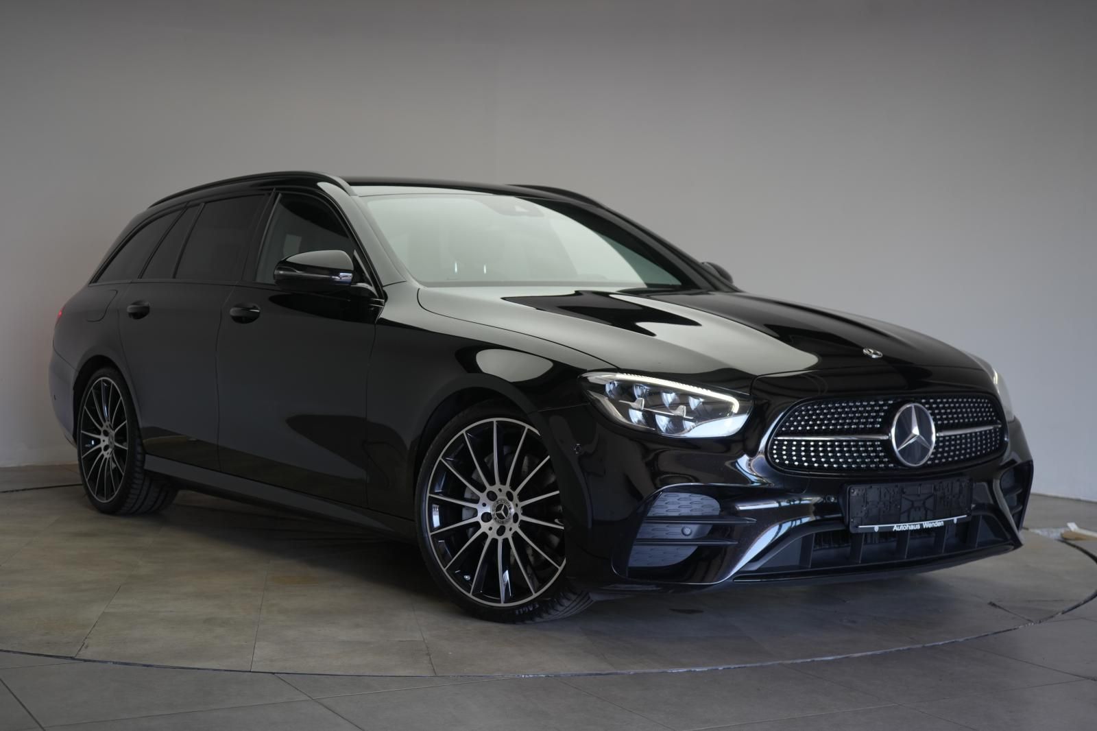 MERCEDES-BENZ E 220 d T 9G-Tronic AMG CarPlay/Temp/Kamera/
