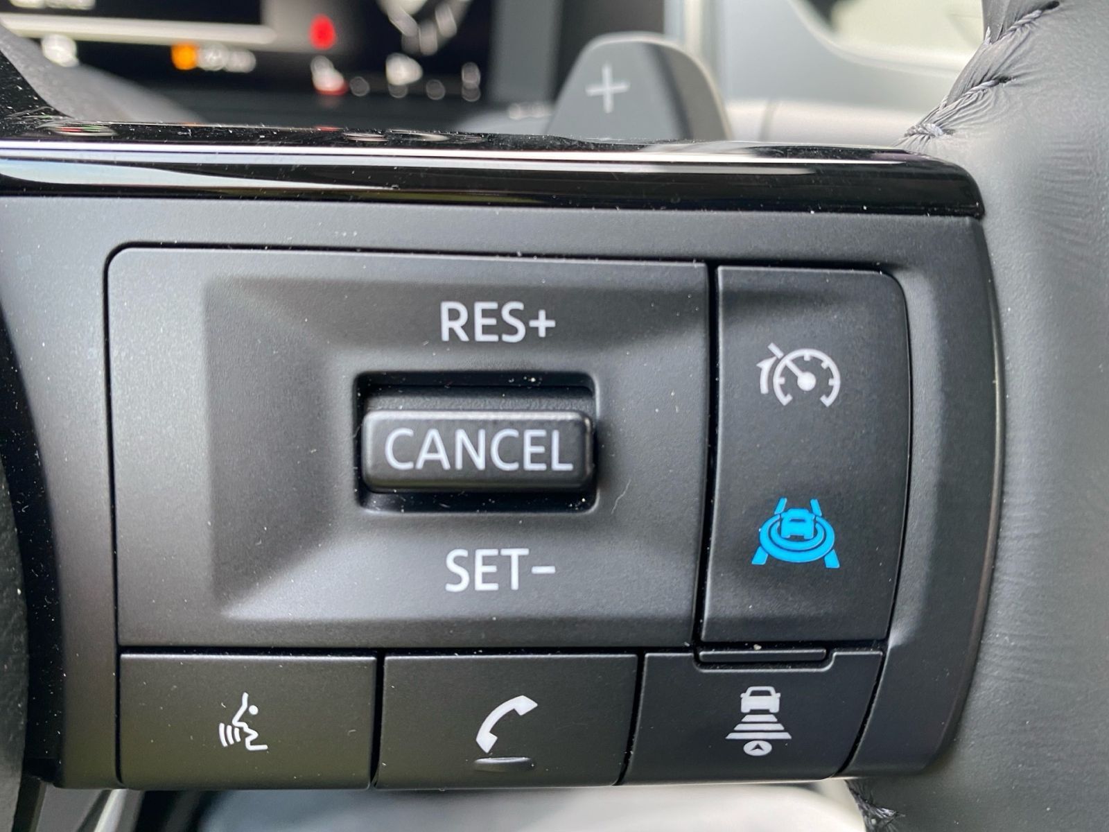 Fahrzeugabbildung Nissan Qashqai 1.3 DIG-T AT MHEV N-Connecta *Pano*360'*