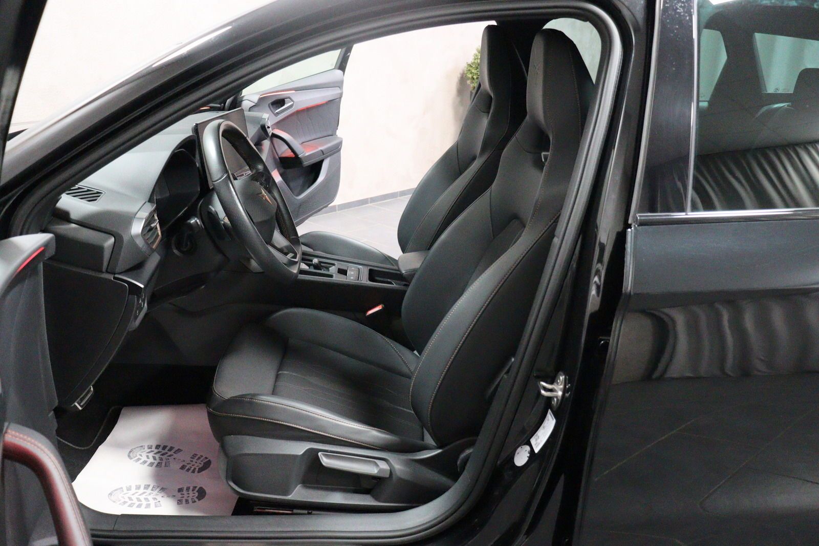 Cupra Leon SP e-Hybrid KAMERA AHK LED NAVI ACC PLA SHZ imagem 3