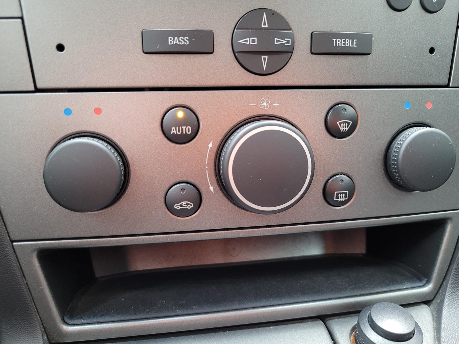 Opel Vectra 2006 — photo 16