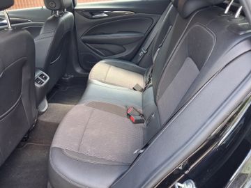 Opel Insignia - 12