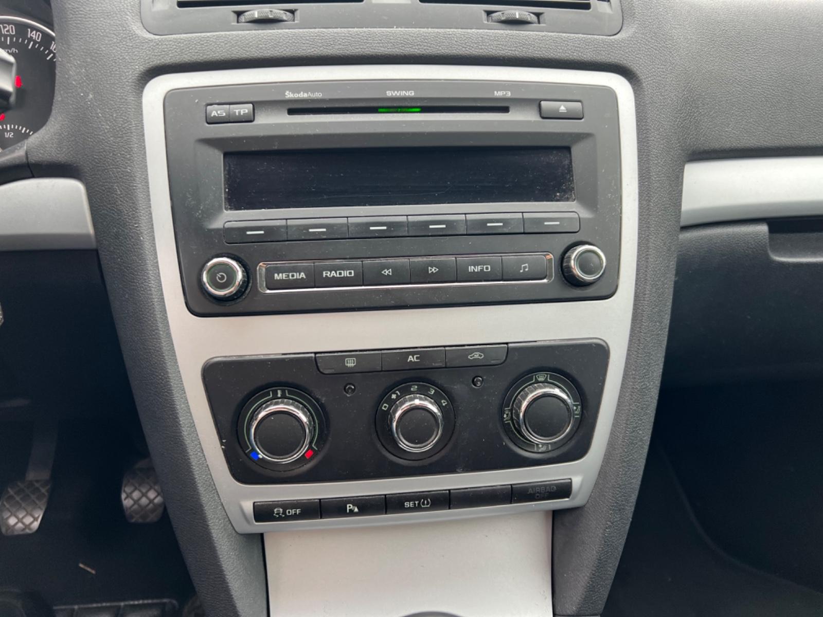 Skoda Octavia 2011 — photo 12