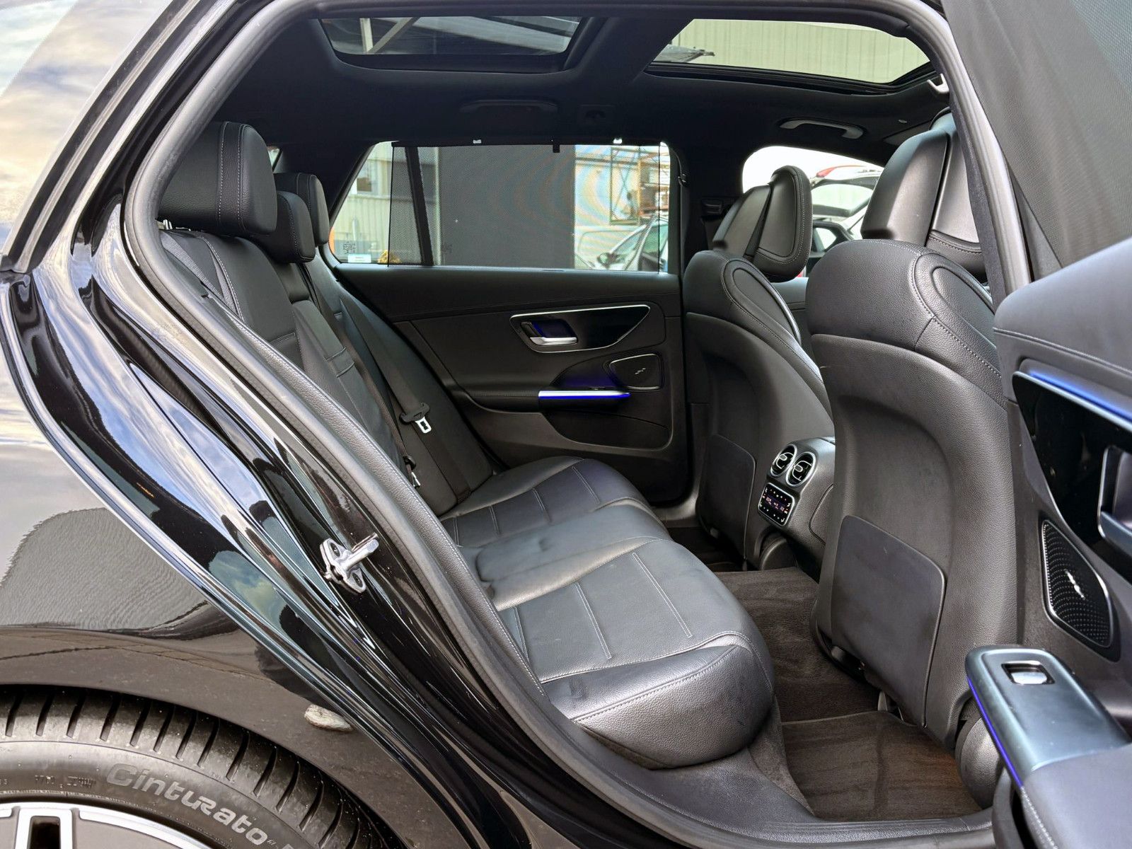 Fahrzeugabbildung Mercedes-Benz C220d T-Modell AMG-Line 360° ACC PANO HUD LED BT