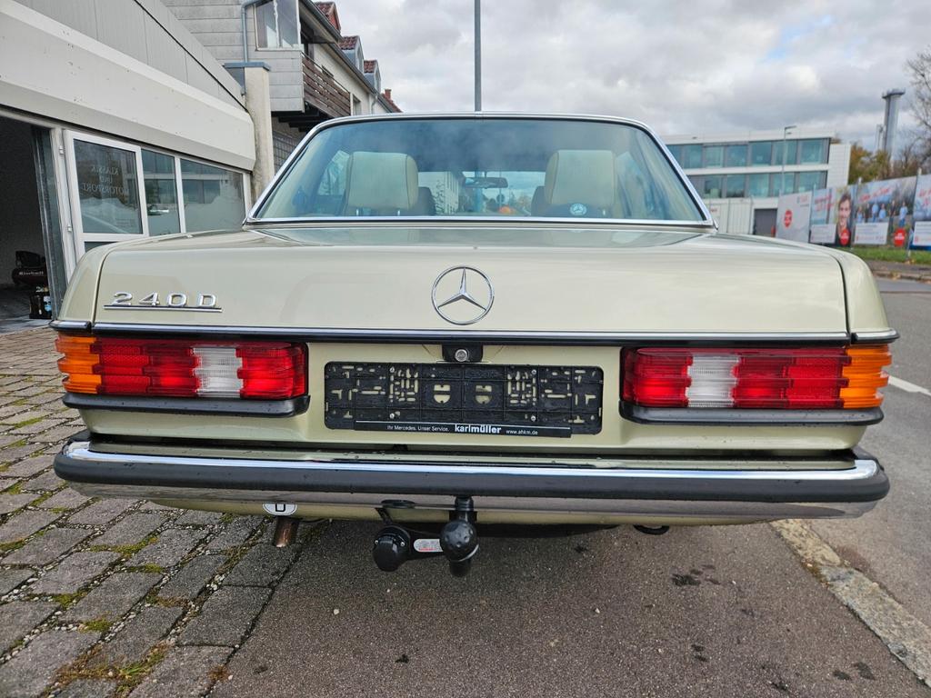 Mercedes-Benz 240