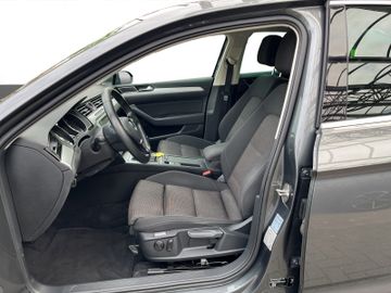 Volkswagen Passat Comfortline 1,4 TSI Navi+SHZ+PDC+Allwette