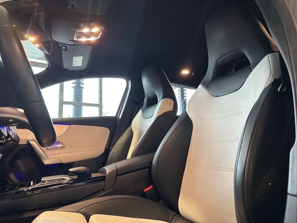 Fahrzeugabbildung Mercedes-Benz A 180 AMG Night ACC Multibeam SHZ Ambie. Sport