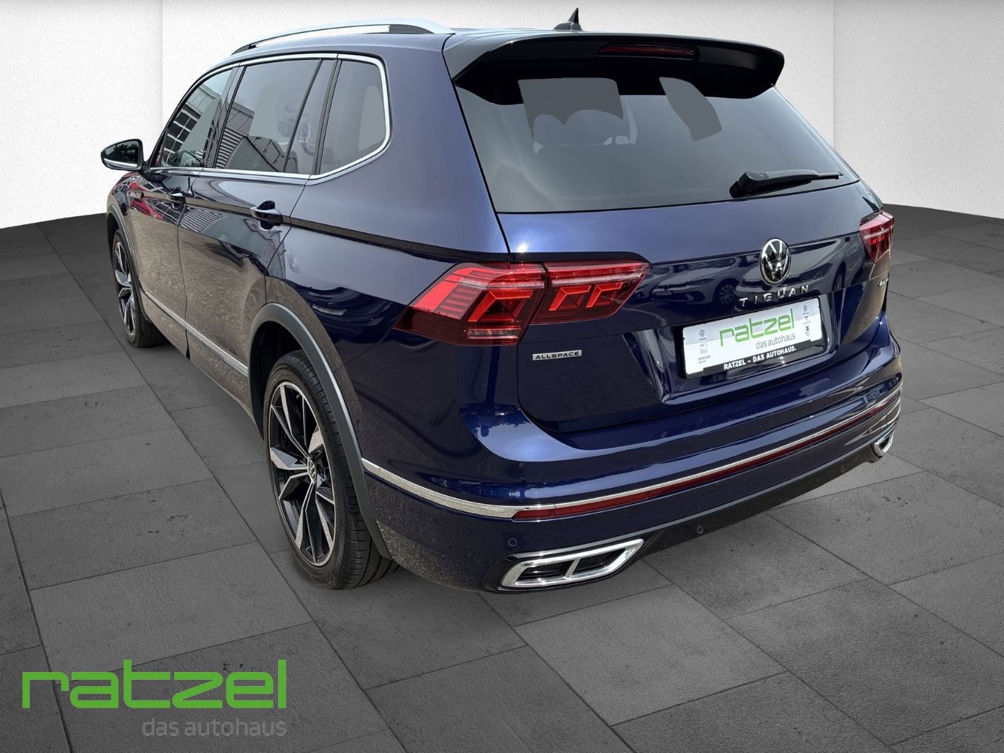 Fahrzeugabbildung Volkswagen Tiguan Allspace 4Motion R-Line DSG HUD Pano RFK