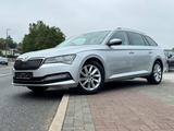Skoda Superb Combi Style ACC CANTON LED Unfallfrei TOP - Skoda Superb in Frankfurt (Main)