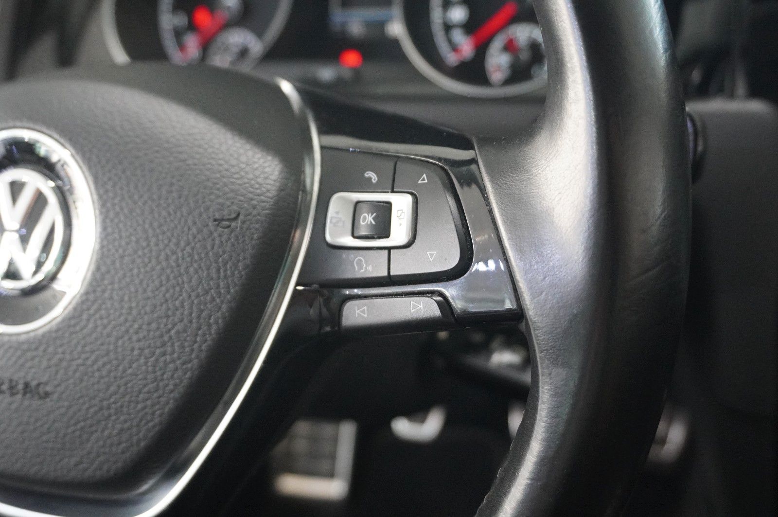 Fahrzeugabbildung Volkswagen Golf VII Lim.  1.2 TSI ALLSTAR NAVI/SHZ/PDC/TEMP