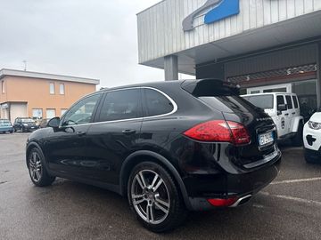 Porsche Cayenne - 5